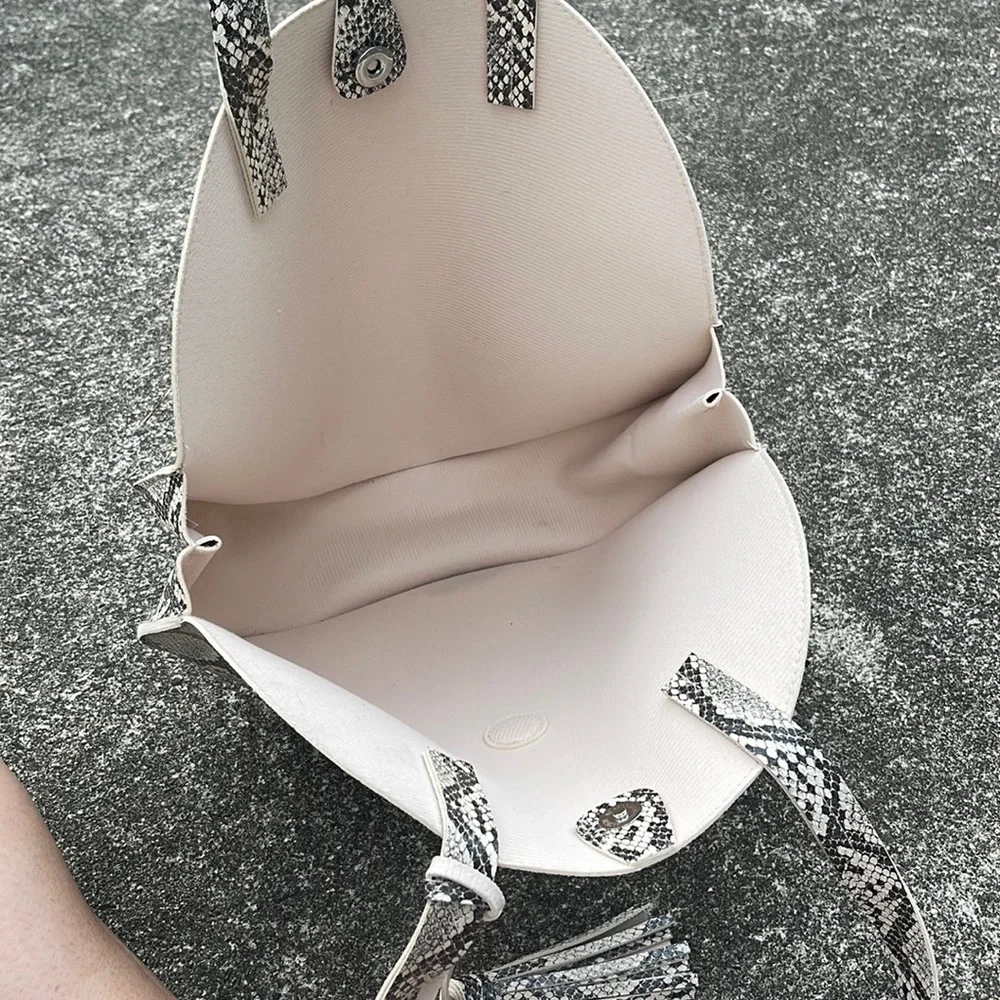 Snake Print Grey/White ite Round Tote with matching tassel